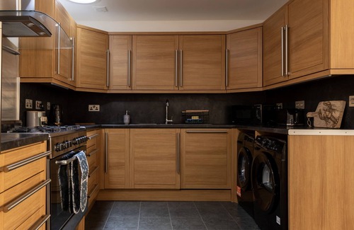 Anstruther House | Seaside Apartment - Sleeps 6 & Pet friendly