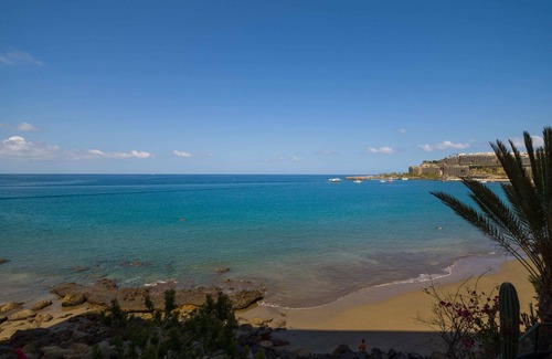 Patalavaca Apartment | ★Seaside Apt w/Sunset Views & Fast Wifi★