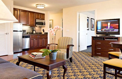 Newport Condo | Seaside Bliss: Newport Beach 1BR Suite, Ocean View