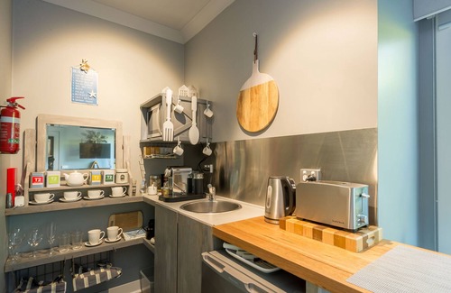 Seaford Apartment | Seaside Boutique Accommodation, just moments to Seaford Beach