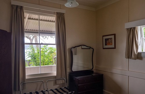 Akaroa House | Seaside Cottage - Glen Bay