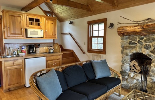 Lincolnville Cottage | SEASIDE COTTAGE- HERON- Town of Lincolnville