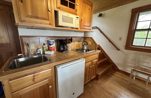 Lincolnville Cottage | SEASIDE COTTAGE- HERON- Town of Lincolnville