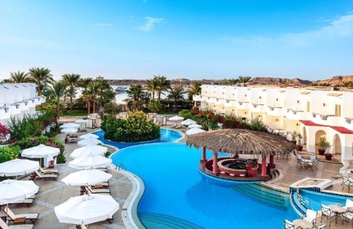 Ras Umm Sid Hotel | Seaside Resort with Spa, 3 Pools, Tennis & Near to Diving Spots – Adults Only