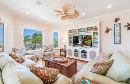 Don Cesar House | Seaside Elegance by VTrips