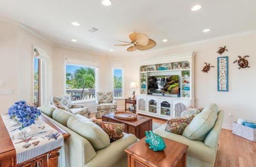 Don Cesar House | Seaside Elegance by VTrips