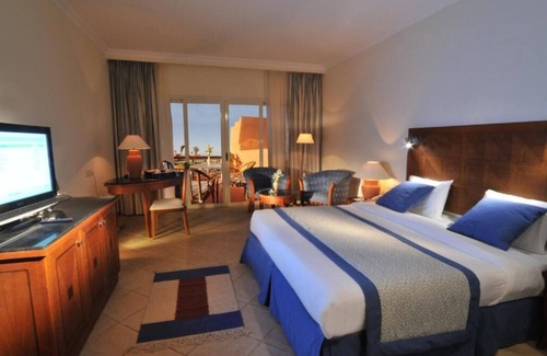 El Quseir Hotel | Seaside Escape | Reef Dives, Poolside Relaxing & Game Room Fun