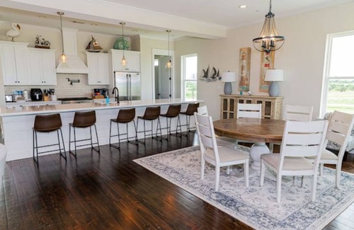 Galveston House | Seaside Escape: Beautiful, Spacious, Peaceful