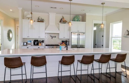 Galveston House | Seaside Escape: Beautiful, Spacious, Peaceful