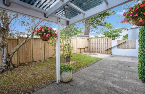 Narrow Neck Apartment | Seaside Escape is close to the beach