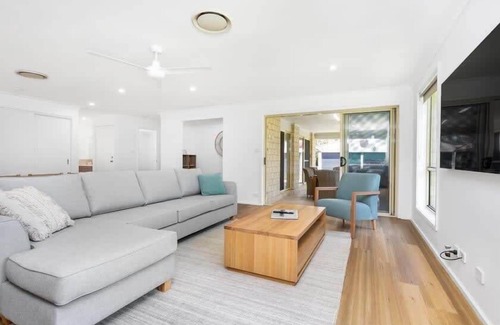 Anna Bay House | Seaside Family Oasis - 400m to the beach