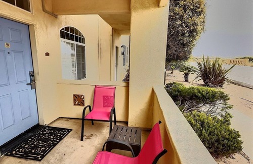 Oceano Condo | Seaside Flamingo Retreat - Pacific Plaza #605 Oceano
