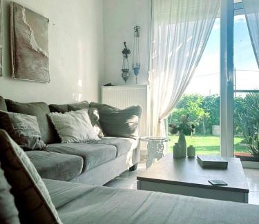 Pangaio House | Seaside Green Villa
