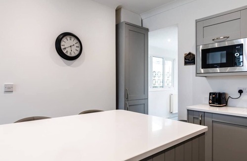 Aberdulais House | Seaside Haven: Steps to Beach, Trails & Shops