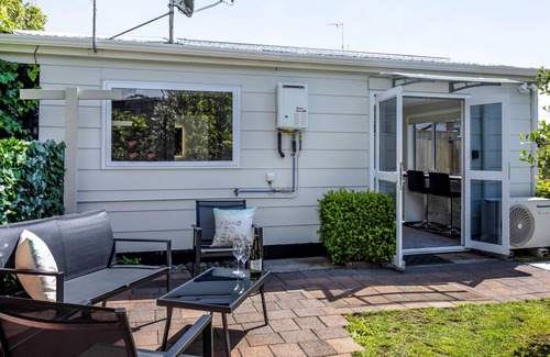 New Plymouth House | Seaside Hideaway - New Plymouth Holiday Home