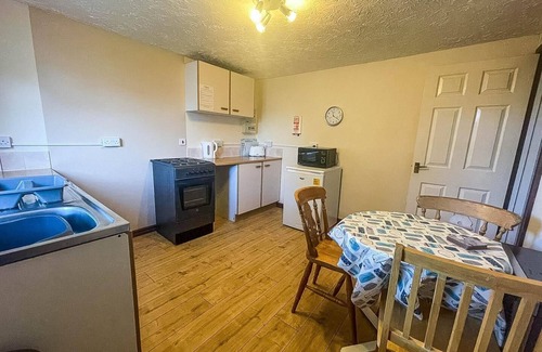 Great Yarmouth Cottage | Seaside holiday cottage by the beach in beautiful Hemsby, Norfolk ref 99006J