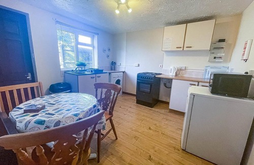 Great Yarmouth Cottage | Seaside holiday cottage by the beach in beautiful Hemsby, Norfolk ref 99006J