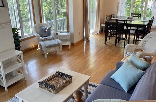 North Kingstown House | Seaside home in a quiet neighborhood with stunning views of Narragansett Bay.