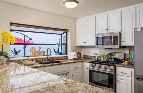 Leucadia House | Seaside Luxury Duplex with Putting Green E950-0