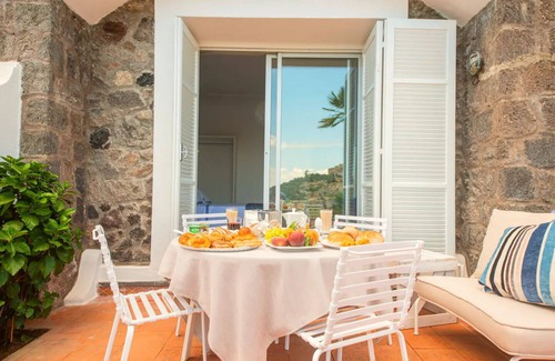 Ischia Porto Apartment | [Seaside Luxury Flat] with mini-pool and breathtaking sea view
