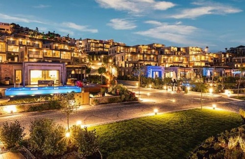Bodrum City Center Villa | Seaside Luxury Serviced 4 Bedroom Flat in Bodrum