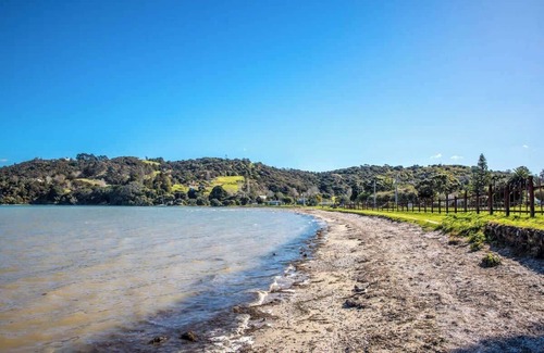 Blackpool Apartment | Seaside on Waiheke | Stay Waiheke
