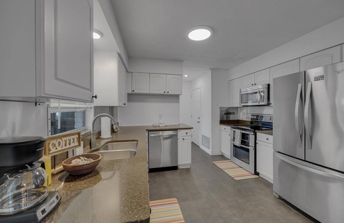 Ponte Vedra Beach House | Seaside Paradise: Dive into Luxury with Saltwater Pool, Spa, and Chemical-Free Bliss