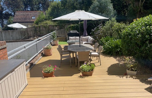 Seaview Apartment | Seaside property & private garden with immediate access to Seagrove Bay