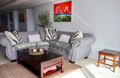 Summerstrand Apartment | Seaside Rainbow Retreat At The Pearls #inverter