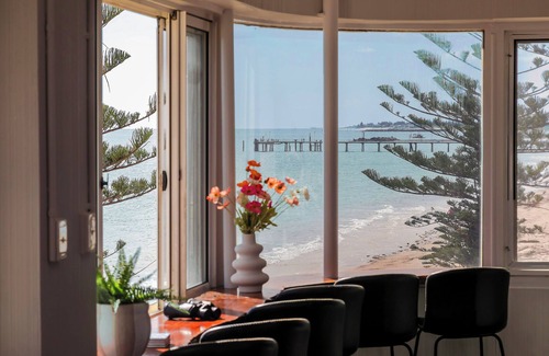 Glenelg South Apartment | Seaside Rendezvous - Glenelg South 3BDR 1BTH