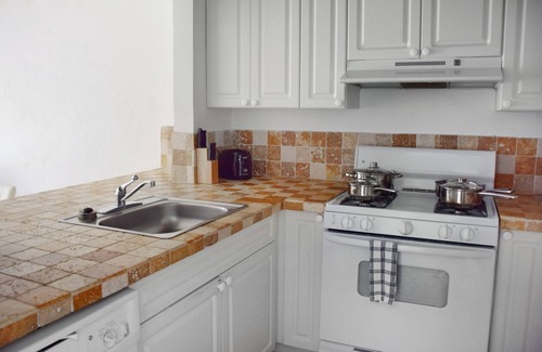 Key Biscayne Apartment | Seaside Retreat! Spacious Suite w/Private Beach Access, Outdoor Pool, Parking