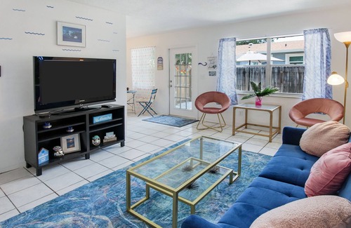 Middle River Terrace Apartment | Seaside Retreat w/ King Bed, Free Parking, Cool AC