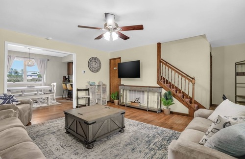 Chincoteague House | Seaside Serenity - Quiet location with screened porch!