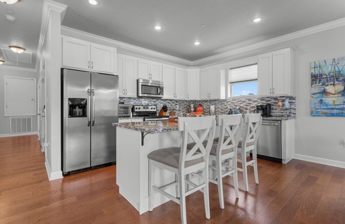Long Beach House | Seaside Serenity: Pool, Hot tub, Grill, Games & so much more!
