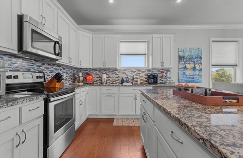 Long Beach House | Seaside Serenity: Pool, Hot tub, Grill, Games & so much more!