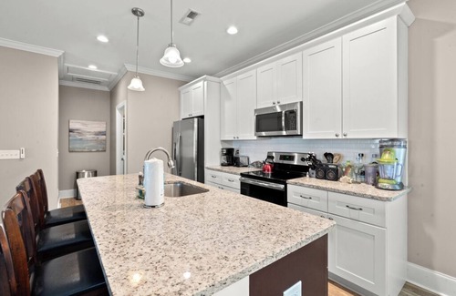 North Litchfield Beach House | Seaside Serenity: Walk to the Beach, Cart to Golf, Litchfield in Pawleys Island