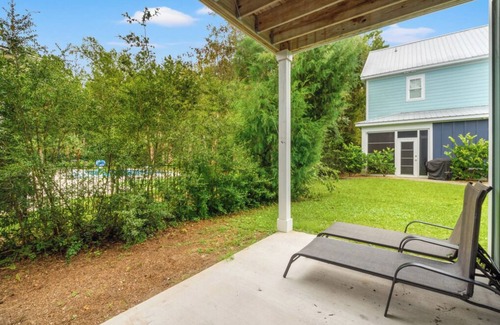 North Litchfield Beach House | Seaside Serenity: Walk to the Beach, Cart to Golf, Litchfield in Pawleys Island