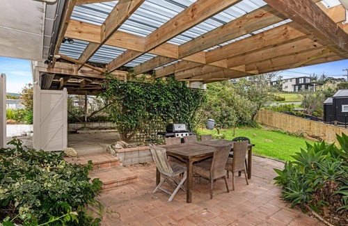 Langs Beach House | Seaside Serenity - Well-appointed and comfortable home with stunning views over Bream Bay