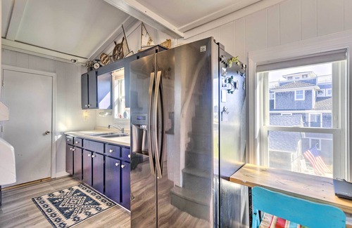 Matunuck House | Seaside SK Getaway: Steps to Matunuck Beach!