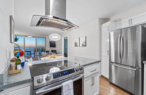 Ocean Beach Condo | Seaside State of Mind - Sweeping Ocean-View Condo