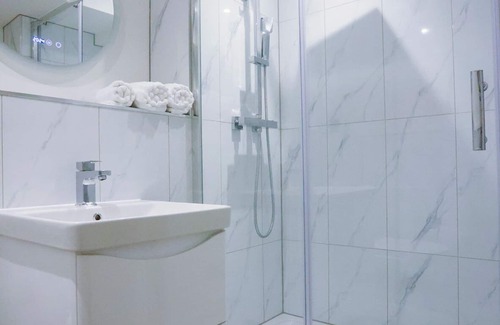 Ramsgate Apartment | Seaside Stay - Ramsgate Flat- New Build, Underfloor Heating, Prime Location,WIFI