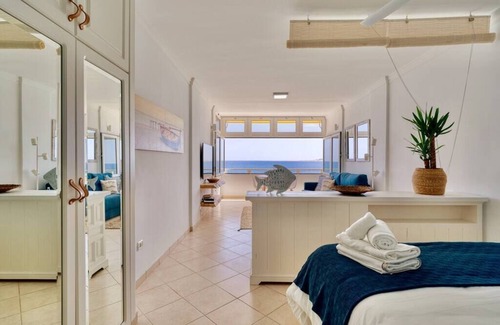 San Agustin Apartment | ★ Seaside Studio w/Sunset Views + Fast Wifi ★