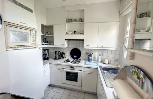 Jullouville-les-Pins Apartment | Seaside Townhouse in Jullouville with Direct Beach Access