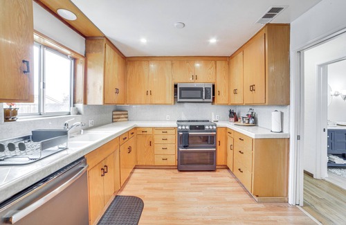 Seaside Cottage | Seaside Vacation Rental w/Patio Near Monterey Bay