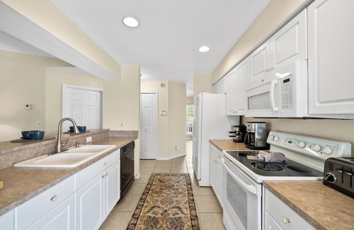 Fort Myers Villa | Seaside Villa Cape Place - quiet,south facing, kayaks and grocery stores nearby.