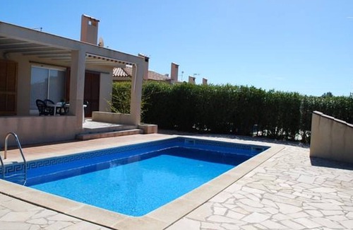Calafat House | Seaside Villa in Costa Dorada: Private Pool, BBQ, Near Beach, Perfect for Families