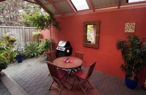 Geographe Villa | SEASIDE VILLA - FUNKY beachfront villa