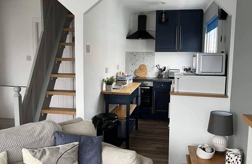 Bridlington House | SeasideEscape-2Br-Sleeps4-Parking-PetsOK-Fireplace