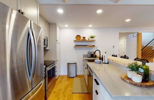 Mammoth Lakes Condo | Season's Four #152 Beautiful mountain retreat to get away from it all!