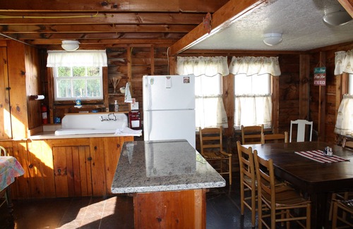 York Beach Cottage | Seasonal 4 Bedroom cottage at Long Sands beach.